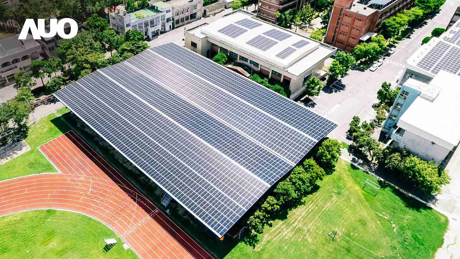 森林舞会SunSteel光电整合型浪板具备快速安装、、、、轻量化优势，，，，可提升15%发电效能，，通过国际IEC与台湾VPC认证安全、、防漏、、、、耐候标准